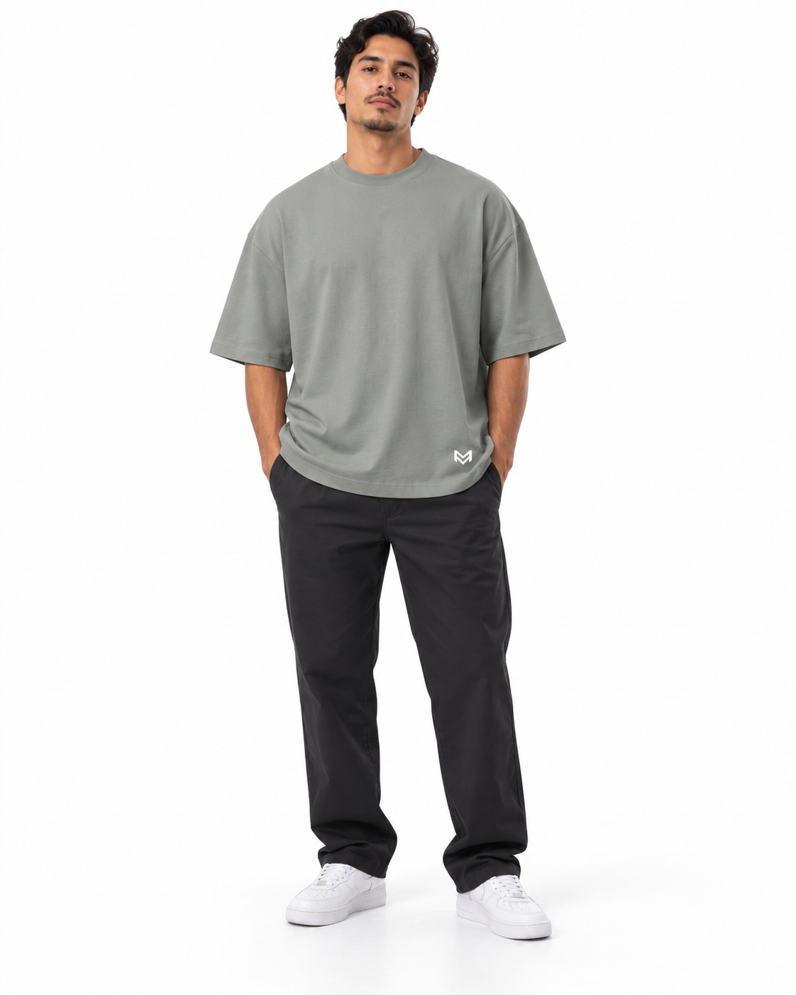 Camiseta Oversize Boxyfit DESTINY — Estampado Negro — modelo/01-modelo-frente.png